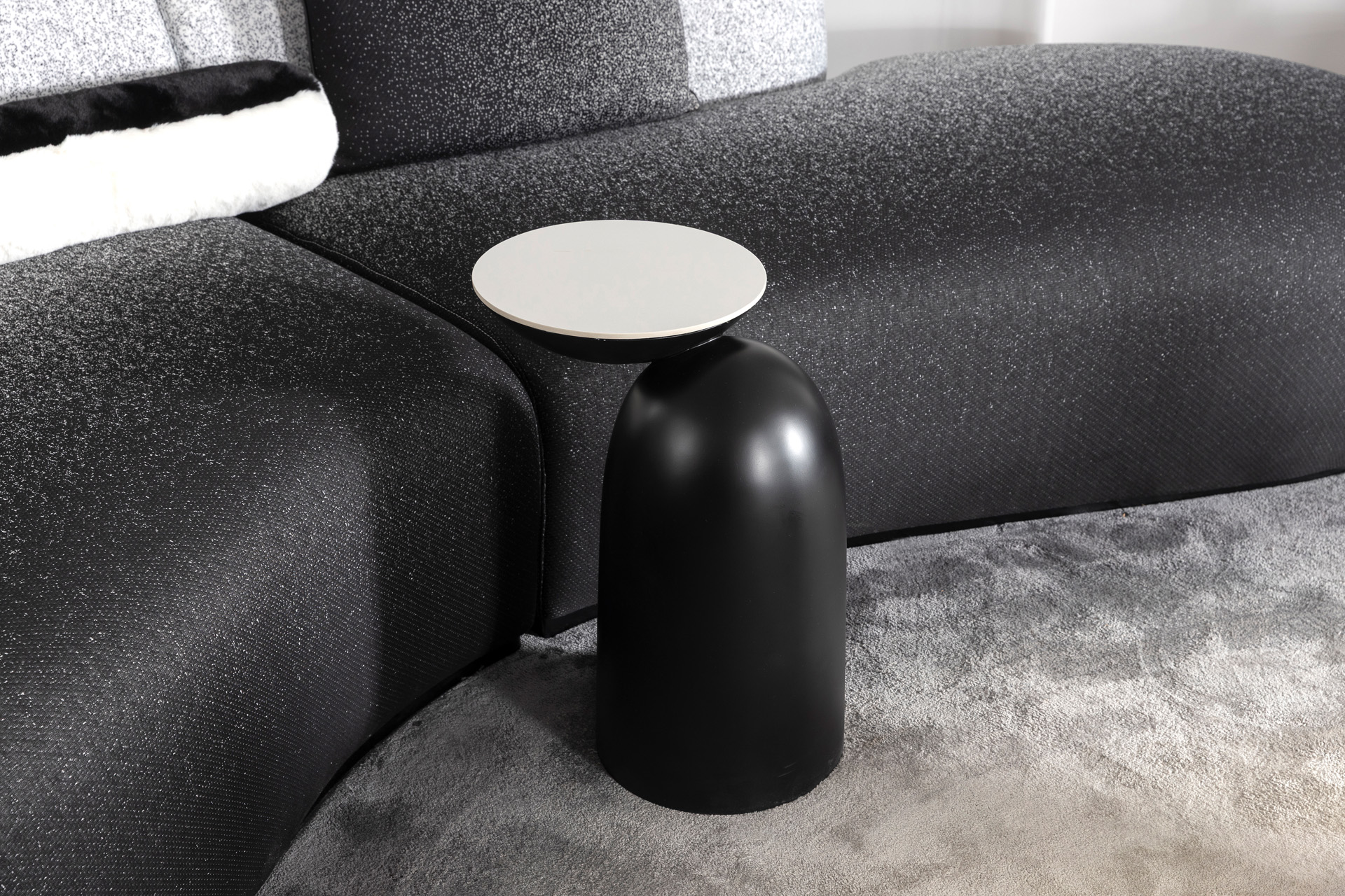 WILD SIDE TABLE